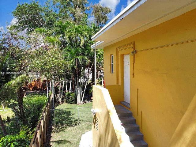 655 NE 122nd St, North Miami, FL 33161