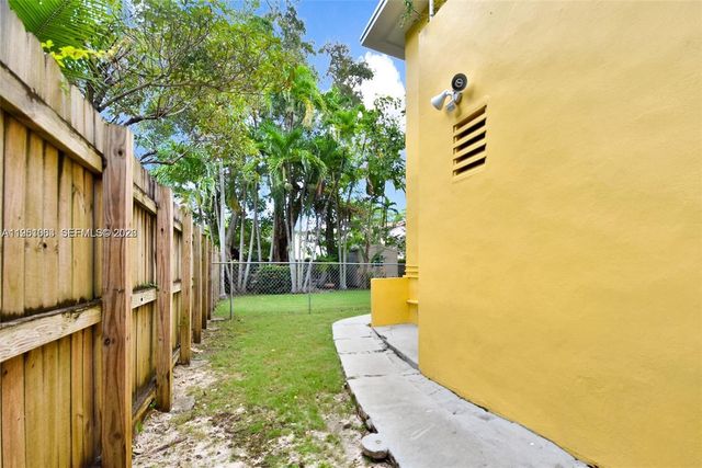 655 NE 122nd St, North Miami, FL 33161