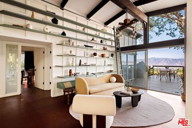 7523 Mulholland Drive, Los Angeles, CA 90046