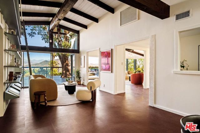 7523 Mulholland Drive, Los Angeles, CA 90046
