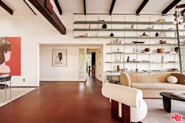 7523 Mulholland Drive, Los Angeles, CA 90046