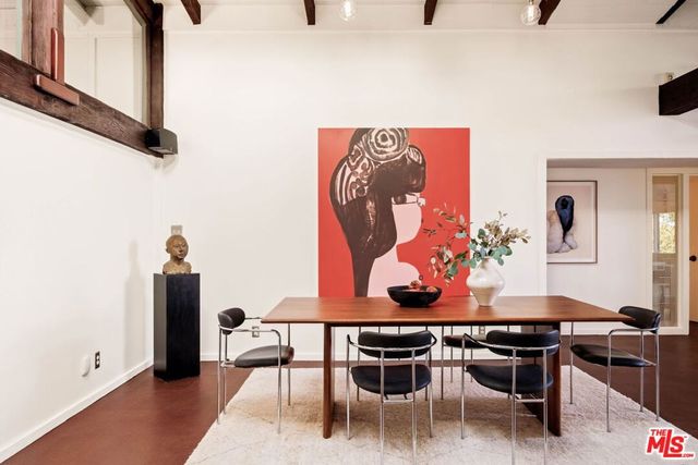 7523 Mulholland Drive, Los Angeles, CA 90046