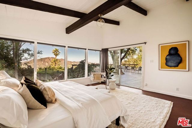 7523 Mulholland Drive, Los Angeles, CA 90046