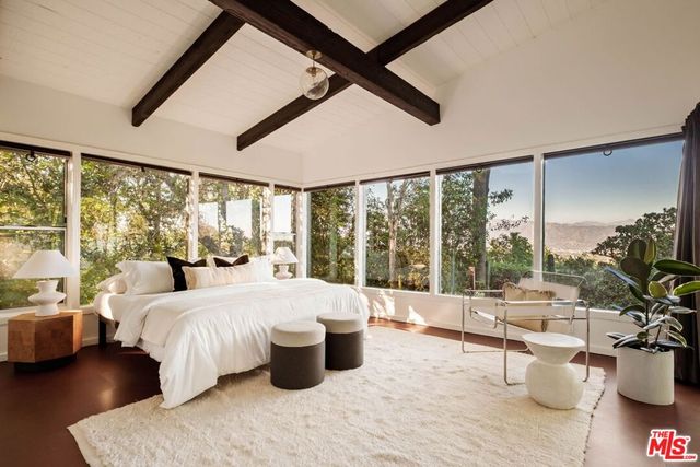 7523 Mulholland Drive, Los Angeles, CA 90046