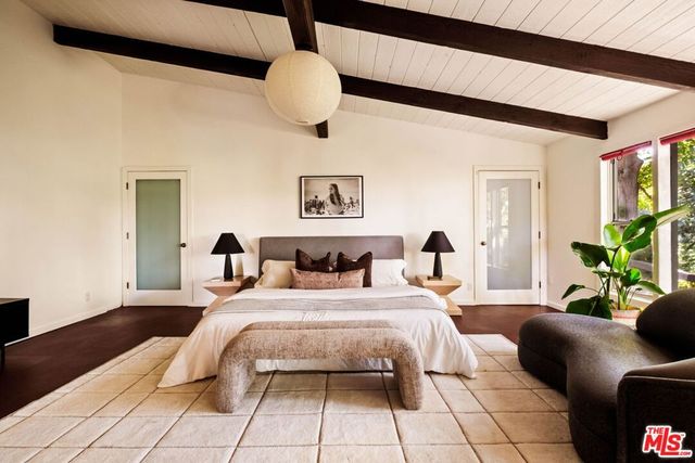 7523 Mulholland Drive, Los Angeles, CA 90046
