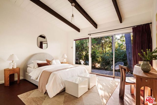7523 Mulholland Drive, Los Angeles, CA 90046