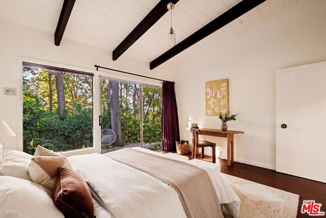 7523 Mulholland Drive, Los Angeles, CA 90046