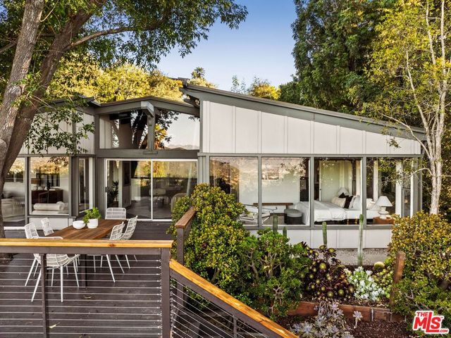 7523 Mulholland Drive, Los Angeles, CA 90046