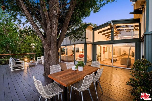 7523 Mulholland Drive, Los Angeles, CA 90046