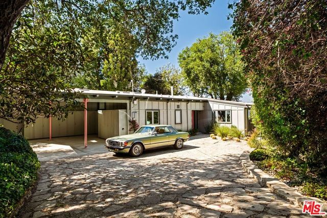 7523 Mulholland Drive, Los Angeles, CA 90046