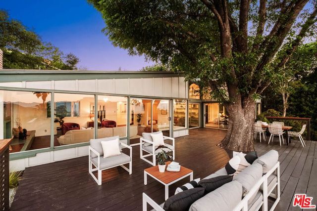 7523 Mulholland Drive, Los Angeles, CA 90046