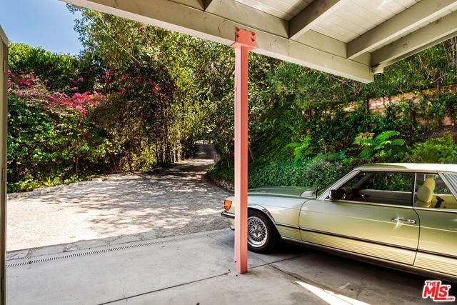 7523 Mulholland Drive, Los Angeles, CA 90046