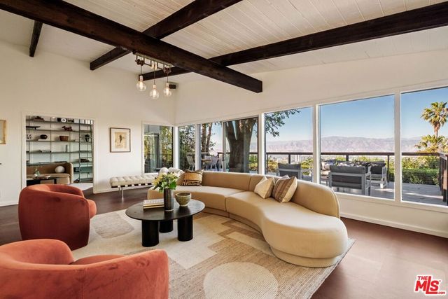 7523 Mulholland Drive, Los Angeles, CA 90046