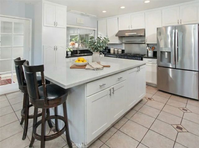 19128 Prairie Street, Northridge, CA 91324