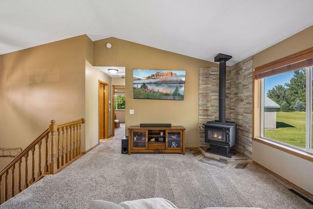 40533 Golden Avenue, North Branch, MN 55056