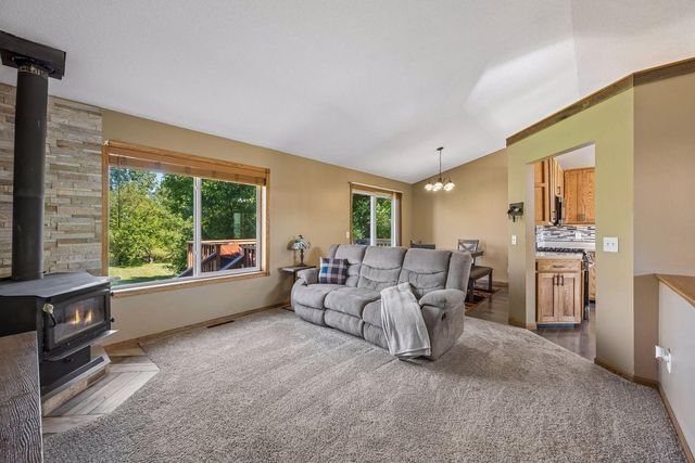 40533 Golden Avenue, North Branch, MN 55056