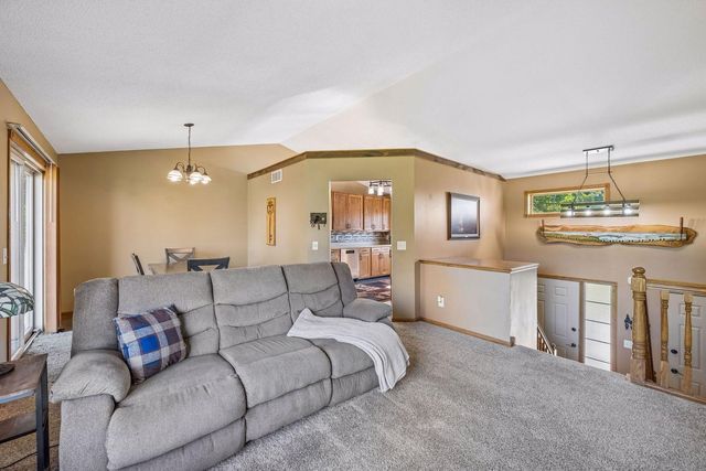 40533 Golden Avenue, North Branch, MN 55056
