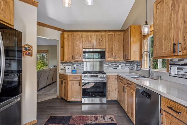 40533 Golden Avenue, North Branch, MN 55056