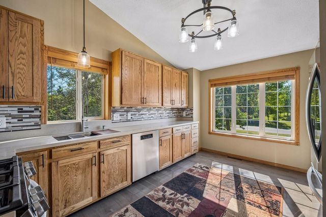 40533 Golden Avenue, North Branch, MN 55056