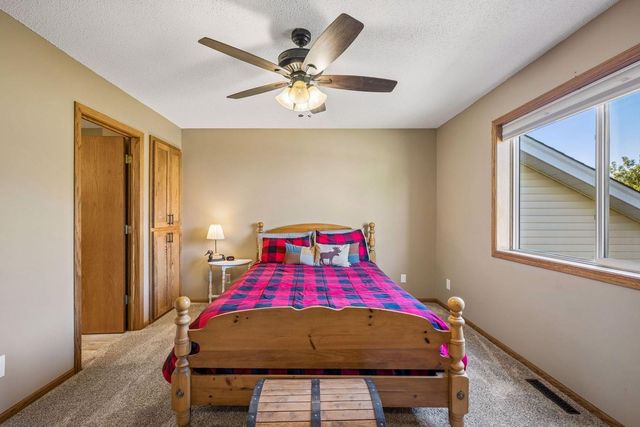 40533 Golden Avenue, North Branch, MN 55056