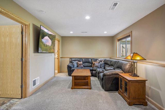 40533 Golden Avenue, North Branch, MN 55056