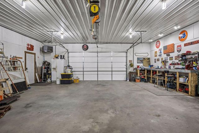 40533 Golden Avenue, North Branch, MN 55056