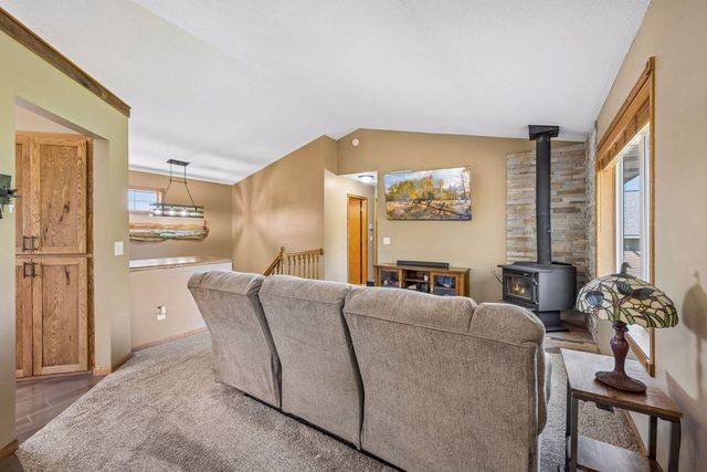 40533 Golden Avenue, North Branch, MN 55056