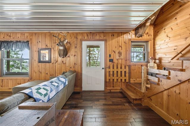 2276 Old Fredericktown Road, Farmington, MO 63640
