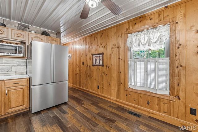 2276 Old Fredericktown Road, Farmington, MO 63640