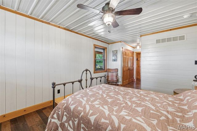 2276 Old Fredericktown Road, Farmington, MO 63640