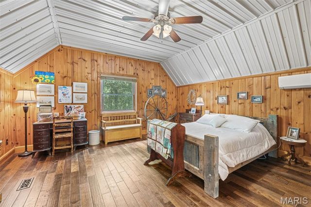 2276 Old Fredericktown Road, Farmington, MO 63640
