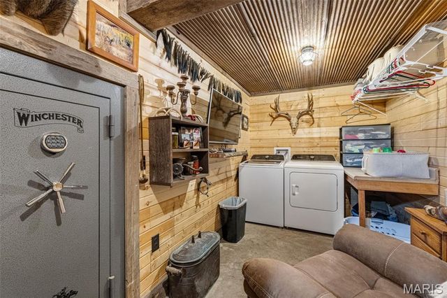 2276 Old Fredericktown Road, Farmington, MO 63640