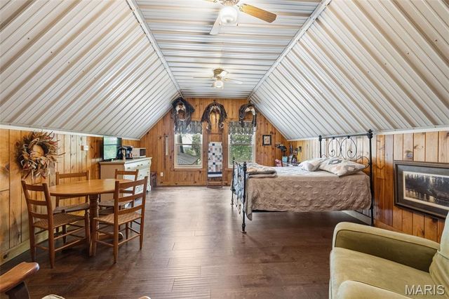 2276 Old Fredericktown Road, Farmington, MO 63640