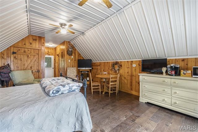 2276 Old Fredericktown Road, Farmington, MO 63640