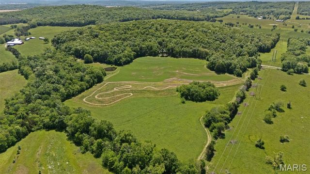 2276 Old Fredericktown Road, Farmington, MO 63640
