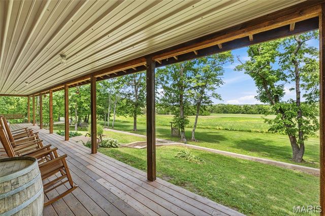 2276 Old Fredericktown Road, Farmington, MO 63640