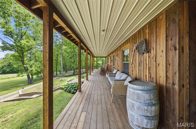 2276 Old Fredericktown Road, Farmington, MO 63640
