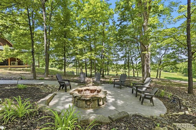 2276 Old Fredericktown Road, Farmington, MO 63640