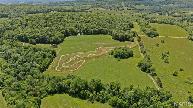2276 Old Fredericktown Road, Farmington, MO 63640