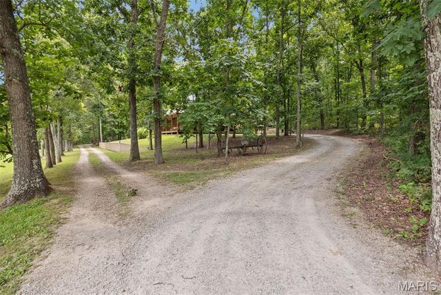 2276 Old Fredericktown Road, Farmington, MO 63640