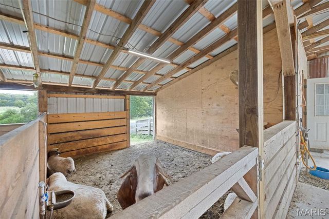 2276 Old Fredericktown Road, Farmington, MO 63640