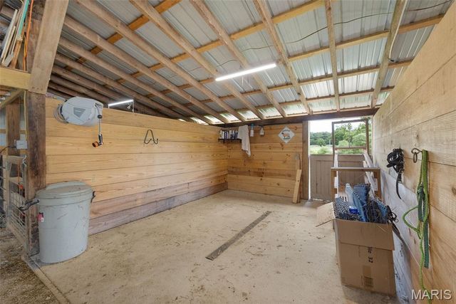 2276 Old Fredericktown Road, Farmington, MO 63640