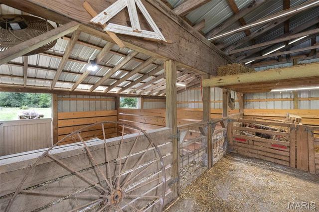 2276 Old Fredericktown Road, Farmington, MO 63640
