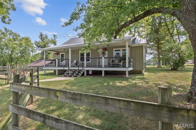 2276 Old Fredericktown Road, Farmington, MO 63640