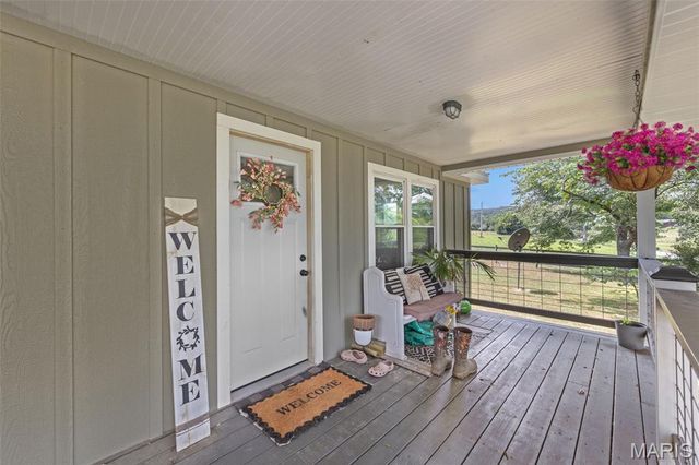 2276 Old Fredericktown Road, Farmington, MO 63640