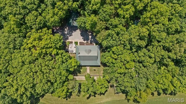 2276 Old Fredericktown Road, Farmington, MO 63640