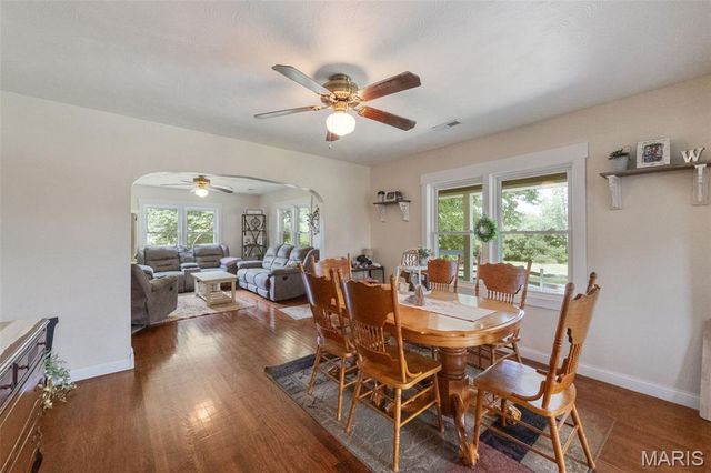 2276 Old Fredericktown Road, Farmington, MO 63640