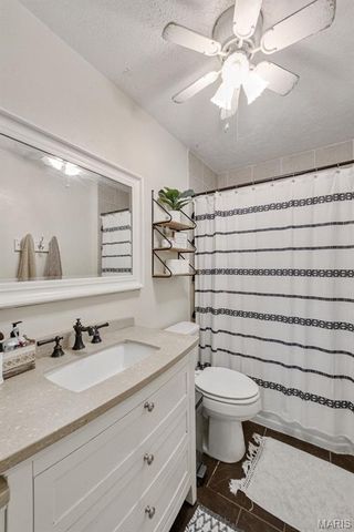 2276 Old Fredericktown Road, Farmington, MO 63640