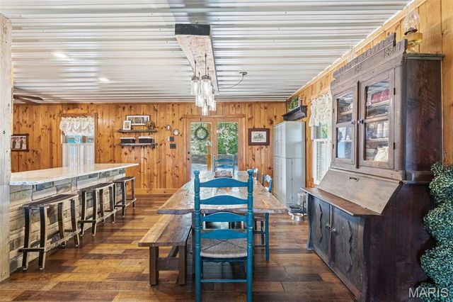 2276 Old Fredericktown Road, Farmington, MO 63640