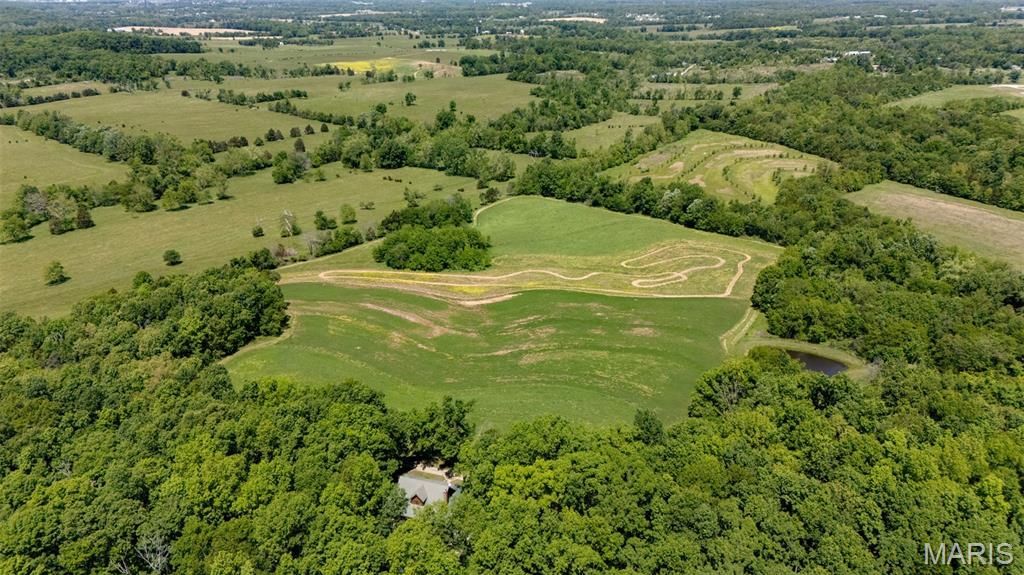 2276 Old Fredericktown Road, Farmington, MO 63640